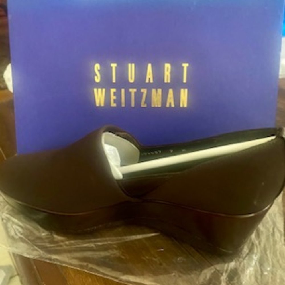 NWT Designer Stuart Weitzman Brown Flexercise Shoes, size 9.